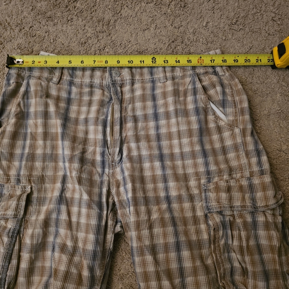 Levi's White Tab Plaid Cargo 100% Cotton Shorts Size 36 - Picture 9 of 9